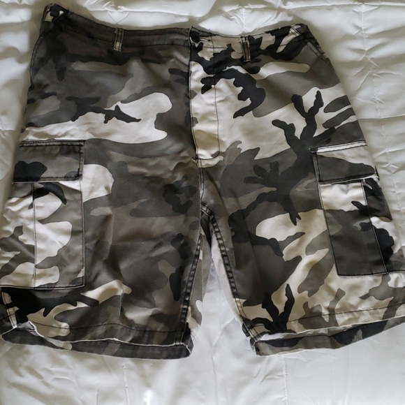 army surplus cargo shorts